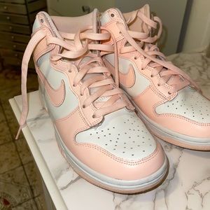 Nike Dunk High Sneaker - Sail & Crimson Tint